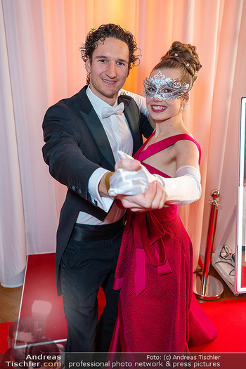 Rudolfina Redoute - Hofburg, Wien - Mo 16.02.2026 - Anna STRIGL mit Freund Felix90