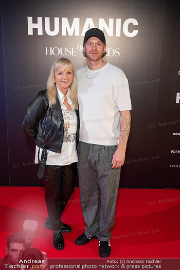 Humanic Kollektionspräsentation - Jaz in the City - Mi 25.02.2026 - Lucas FENDRICH mit Mutter Andrea82