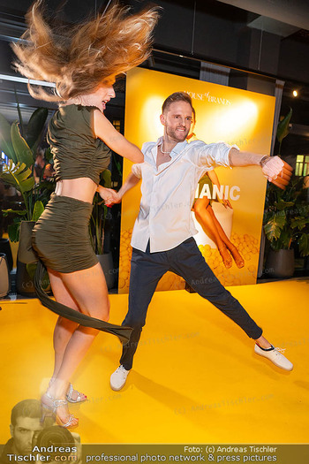 Humanic Kollektionspräsentation - Jaz in the City - Mi 25.02.2026 - Verena KOLLRUSS, Herby STANONIK138