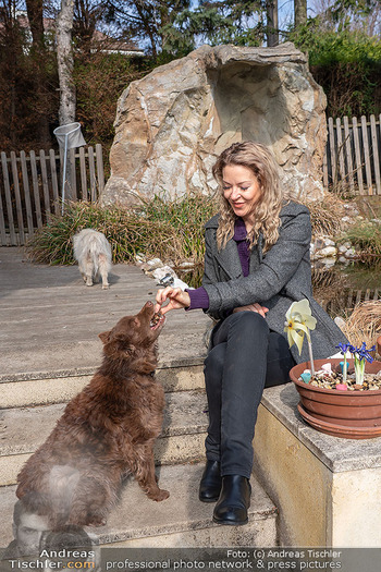 Frühling bei Simone Lugner - Lugner Villa, Wien - Mo 02.03.2026 - Simone LUGNER47