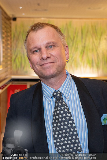 Kinopremiere ´Vier minus drei´ - Gartenbaukino Wien - Di 03.03.2026 - Robert STADLOBER (Portrait)13