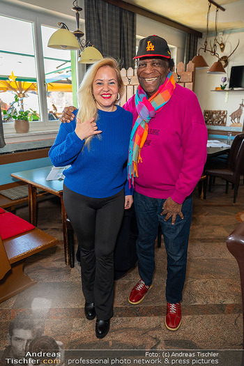 25. Promi Skirennen - Stuhleck - Fr 06.03.2026 - Roberto BLANCO mit Ehefrau Luzandra27