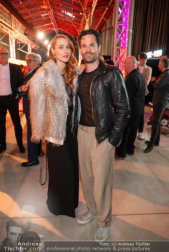 Amadeus Austtrian Music Awards 2025 - Marx Halle, Wien - Fr 06.03.2026 - Peter WINDHOFER mit Begleitung9