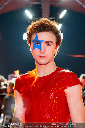 Amadeus Austtrian Music Awards 2025 - Marx Halle, Wien - Fr 06.03.2026 - COSMO (Benjamin GEDEON, SongContest Starter) (Portrait)34