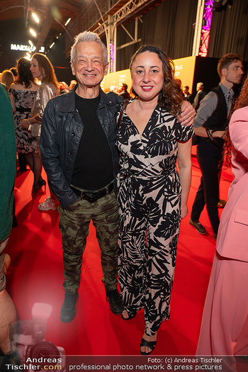 Amadeus Austtrian Music Awards 2025 - Marx Halle, Wien - Fr 06.03.2026 - Boris BUKOWSKI mit Ehefrau Tereza43