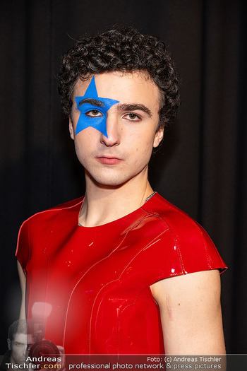 Amadeus Austtrian Music Awards 2025 - Marx Halle, Wien - Fr 06.03.2026 - COSMO (Benjamin GEDEON, SongContest Starter) (Portrait)46