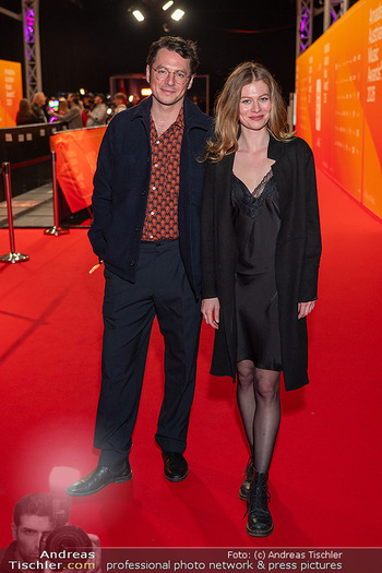 Amadeus Austtrian Music Awards 2025 - Marx Halle, Wien - Fr 06.03.2026 - Zoe STRAUB mit Ehemann Kaspar (LEUHUSEN)111