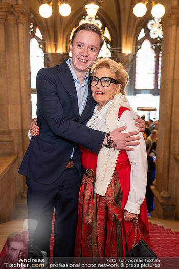 Falstaff Restaurant Guide - Rathaus, Wien - Mo 09.03.2026 - Rosi SCHIPFLINGER mit Enkelsohn Alexander79