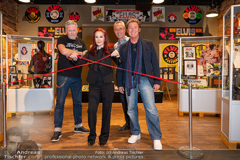 Priscilla Presley Ausstellungseröffnung - 48er-Tandler, Wien - Do 12.03.2026 - Priscilla PRESLEY, Josef THON, Dennis JALE, Andi Andreas SCHRÖR3