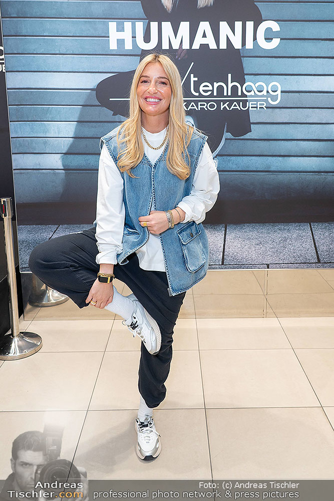 Karo Kauer Meet and Greet - 2026-03-13 - Humanic Flagshipstore, Wien