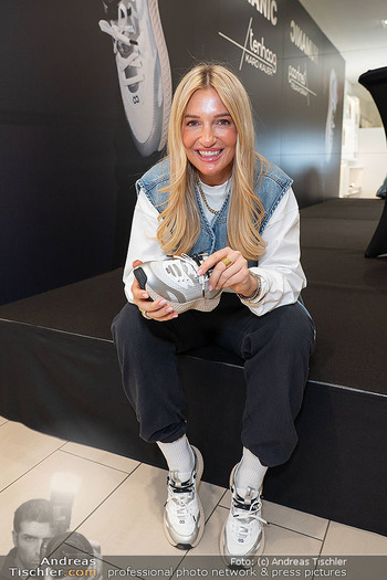 Karo Kauer Meet and Greet - Humanic Flagshipstore, Wien - Fr 13.03.2026 - Karo KAUER7