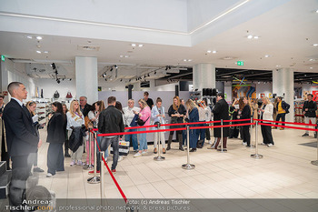 Karo Kauer Meet and Greet - Humanic Flagshipstore, Wien - Fr 13.03.2026 - 14
