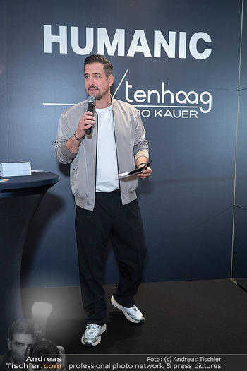 Karo Kauer Meet and Greet - Humanic Flagshipstore, Wien - Fr 13.03.2026 - Andi Andreas MORAVEC22