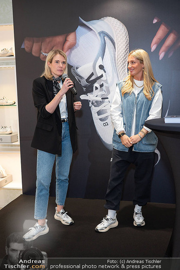 Karo Kauer Meet and Greet - Humanic Flagshipstore, Wien - Fr 13.03.2026 - 25