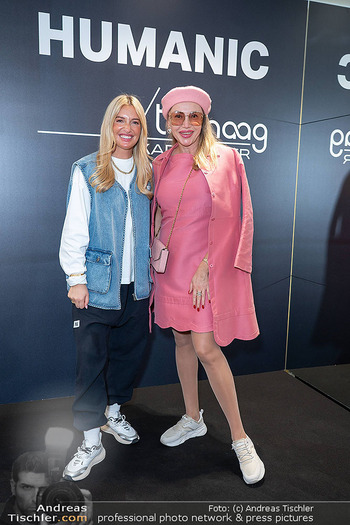 Karo Kauer Meet and Greet - Humanic Flagshipstore, Wien - Fr 13.03.2026 - Karo KAUER, Ekaterina MUCHA48