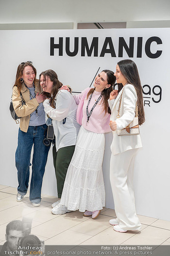 Karo Kauer Meet and Greet - Humanic Flagshipstore, Wien - Fr 13.03.2026 - 52