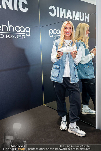 Karo Kauer Meet and Greet - Humanic Flagshipstore, Wien - Fr 13.03.2026 - Karo KAUER70