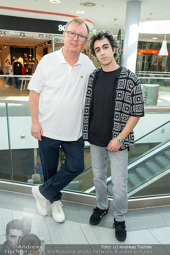 Promi Modenschau - Auhof Center, Wien - Sa 14.03.2026 - Sam ASKARI (SAMIKO), Peter SCHAIDER14