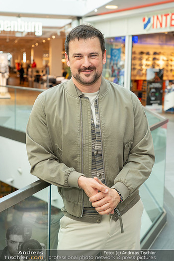 Promi Modenschau - Auhof Center, Wien - Sa 14.03.2026 - Sigi FINK (Portrait)21