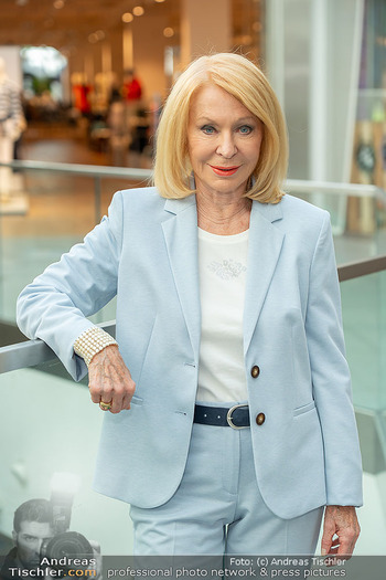 Promi Modenschau - Auhof Center, Wien - Sa 14.03.2026 - Gerda ROGERS (Portrait)26