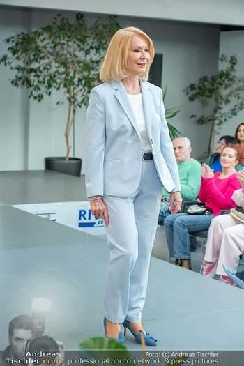 Promi Modenschau - Auhof Center, Wien - Sa 14.03.2026 - Gerda ROGERS50