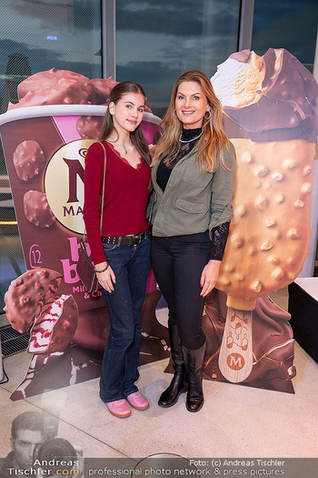 Eskimo Eispräsentation - MQ Libelle, Wien - Di 17.03.2026 - Martina KAISER mit Tochter Kiana18