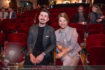ORF III Programmhöhepunkte 2026 - Ronacher, Wien - Mo 23.03.2026 - Lukas MAIERHOFER, Kristina SPRENGER13
