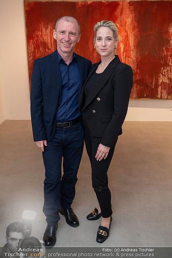 Wiedereröffnung und Nitsch Ausstellung - Wiener Aktionismus Museum - Di 24.03.2026 - Verena KASPAR-EISERT mit Ehemann36