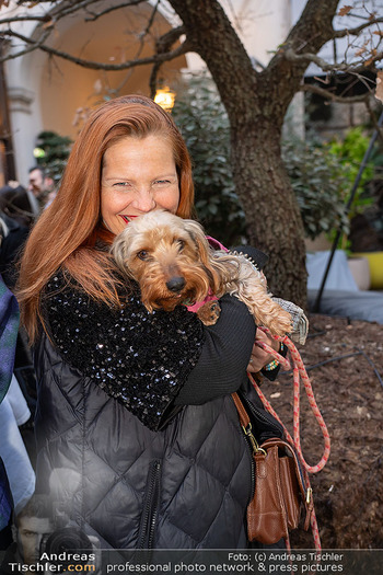 Pre-Event zu Gran Ballo Italiano - Trattoria Martinelli - Di 24.03.2026 - Konstanze KURZ mit Hund Heidi23
