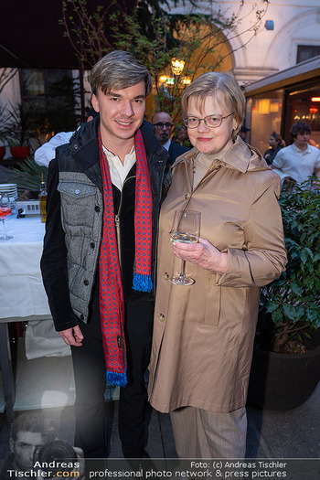 Pre-Event zu Gran Ballo Italiano - Trattoria Martinelli - Di 24.03.2026 - Yuri REVICH mit Mutter 32