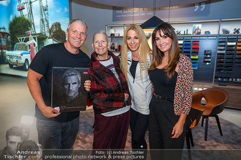 DAC Kalenderpräsentation - BMW Wien Heiligenstadt - Mi 25.03.2026 - Andrea KDOLSKY, Manfred und Nelly BAUMANN, Yvonne RUEFF8