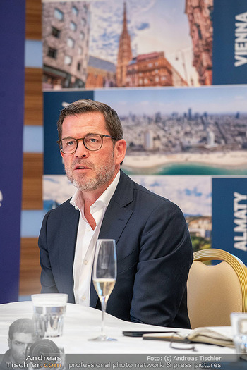 ATOS Gipfelgespräche - Schlosshotel Velden, Kärnten - Do 26.03.2026 - Karl-Theodor ZU GUTTENBERG101