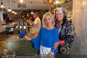 Werzers Saisonopening - Werzers Hotel Resort, Pörtschach - Fr 27.03.2026 - Hans KREUZMAYR (WATTERLOO) mit Ehefrau Andrea82