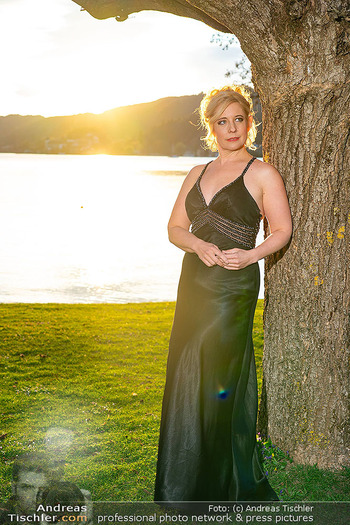 Werzers Saisonopening - Werzers Hotel Resort, Pörtschach - Fr 27.03.2026 - Iva SCHELL (Portraits im Sonnenuntergang)100