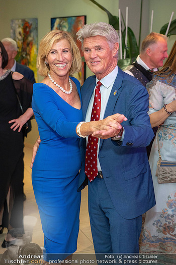 Werzers Saisonopening - Werzers Hotel Resort, Pörtschach - Fr 27.03.2026 - Charly TEMMEL mit Ehefrau Maria504