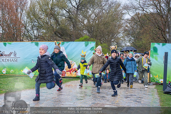 Lindt Goldhasensuche - Schönbrunn - So 29.03.2026 - Kinder laufen Osternesterl suchen9