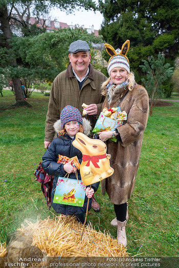 Lindt Goldhasensuche - Schönbrunn - So 29.03.2026 - Manuela KIRCHEBNER-WIELAND mit Ehemann Stefan22