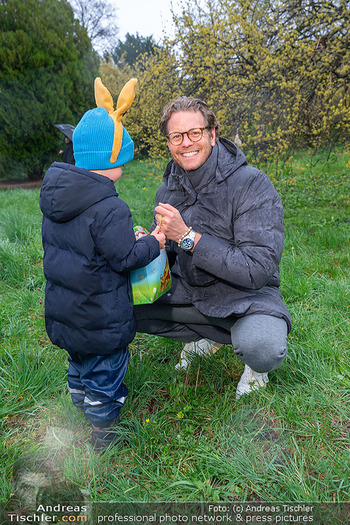 Lindt Goldhasensuche - Schönbrunn - So 29.03.2026 - Mark SEIBERT mit Sohn Lio29