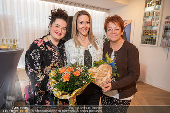 Simone Lugner Geburtstag - Körperglanz & Shape-Line, Wien - Mo 30.03.2026 - Familie Simone LUGNER mit Schwester Sonja und Mutter Eva23