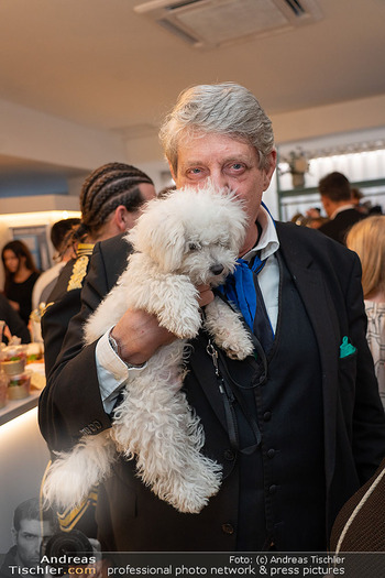 Simone Lugner Geburtstag - Körperglanz & Shape-Line, Wien - Mo 30.03.2026 - Dieter CHMELAR mit Hund Karli42