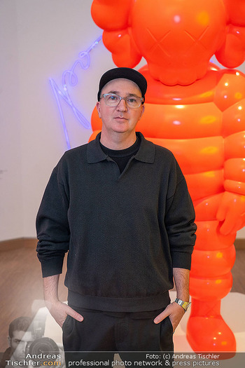 Kaws Ausstellungseröffnung - Albertina Modern und Albertina, Wien - Do 02.04.2026 - Brian DONNELLY (KAWS) (Portrait)13
