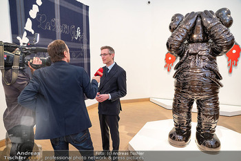 Kaws Ausstellungseröffnung - Albertina Modern und Albertina, Wien - Do 02.04.2026 - 22