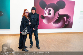 Kaws Ausstellungseröffnung - Albertina Modern und Albertina, Wien - Do 02.04.2026 - Renate und Gottfried HELNWEIN37