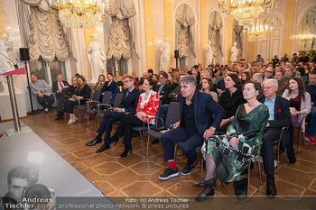 Kaws Ausstellungseröffnung - Albertina Modern und Albertina, Wien - Do 02.04.2026 - 72