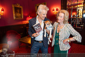 Thomas Brezina Buchpräsentation - Hotel Sacher, Wien - Do 09.04.2026 - Thomas BREZINA, Elisabeth GÜRTLER4