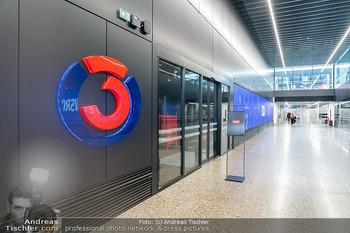 Gerda Rogers ö3 Jubiläum - Ö3 Studios im ORF Zentrum, Wien - Fr 10.04.2026 - ORF Zentrum von innen, Beschilderung, Logo, Ö3, newsreem, Gang,3