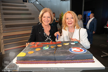 Gerda Rogers ö3 Jubiläum - Ö3 Studios im ORF Zentrum, Wien - Fr 10.04.2026 - Gerda ROGERS, Ingrid THURNHER mit Torte51