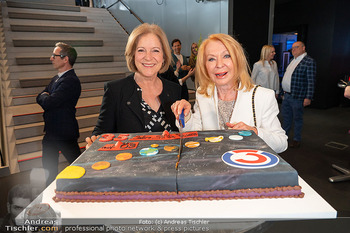 Gerda Rogers ö3 Jubiläum - Ö3 Studios im ORF Zentrum, Wien - Fr 10.04.2026 - Gerda ROGERS, Ingrid THURNHER mit Torte52