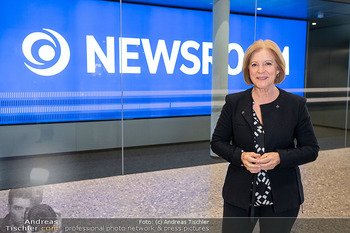 Gerda Rogers ö3 Jubiläum - Ö3 Studios im ORF Zentrum, Wien - Fr 10.04.2026 - Ingrid THURNHER, Generaldirektorin ORF, Portrait vor Newsroom60