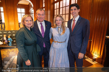 Falstaff Hotel Guide Präsentation - Park Hyatt Hotel, Wien - Mo 13.04.2026 - Familie Toni und Eva MÖRWALD mit Theresia und Felix8